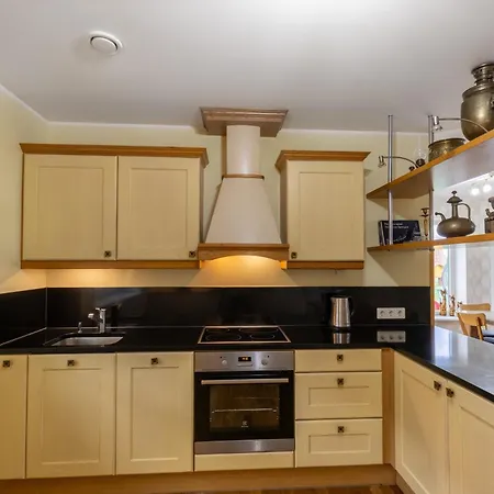 Lake House بيت للعطل *